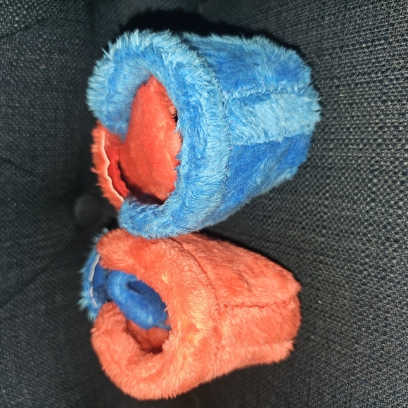 Sesame Street Kids Plush Slippers - Blue and Red - Picture 4 of 10